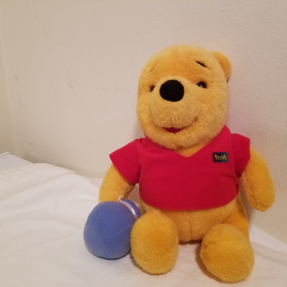 Pooh bear - Picture 2 of 2